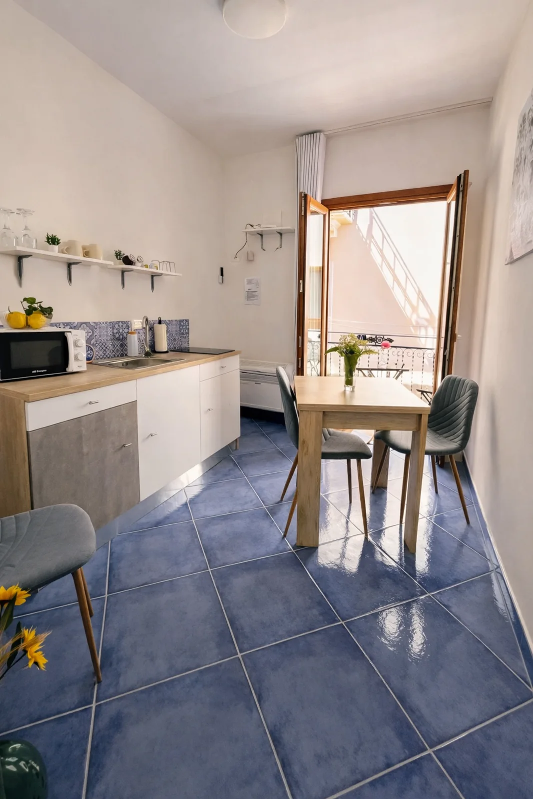 Appartamento con cucina attrezzata e zona pranzo a Castellammare del Golfo 